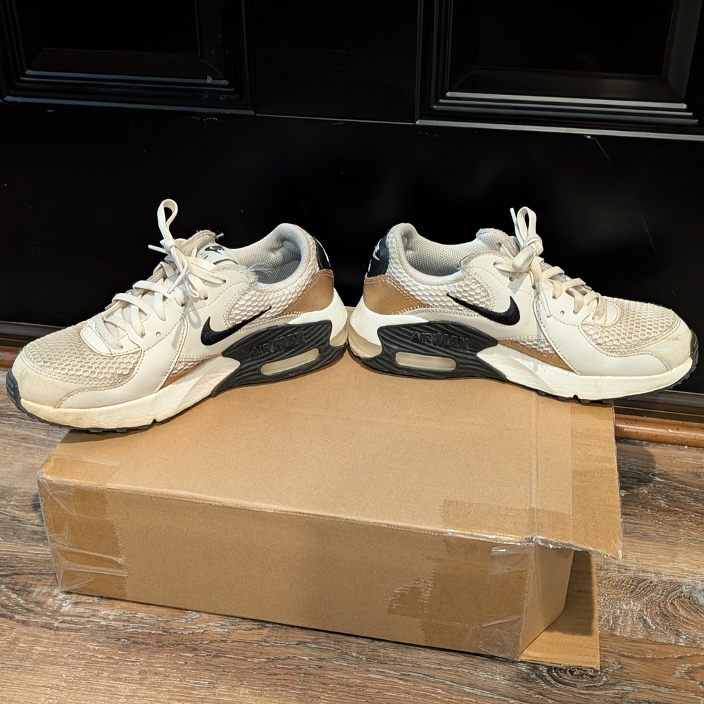 Nike Air Max Sneakers in Cream and Black